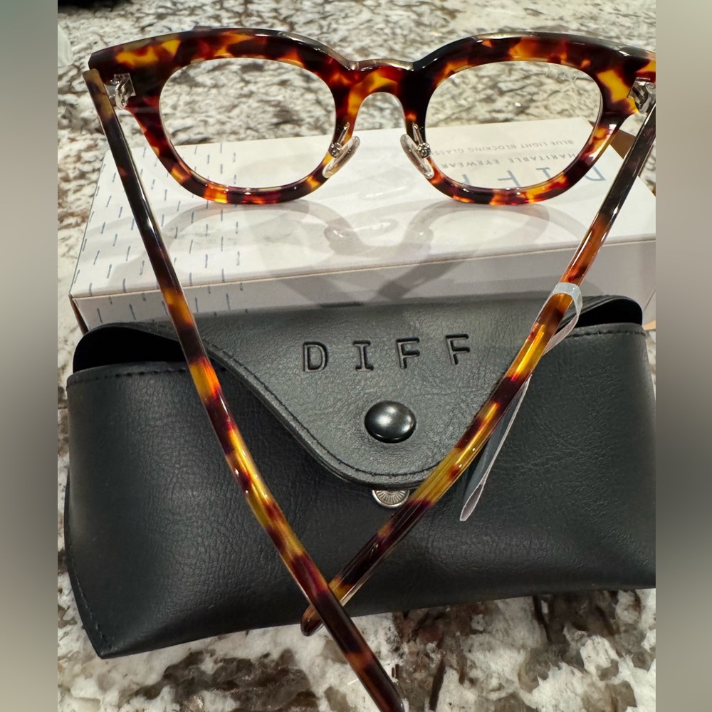 DIFF Blue-Light Blocking Glasses - Picture 5 of 12